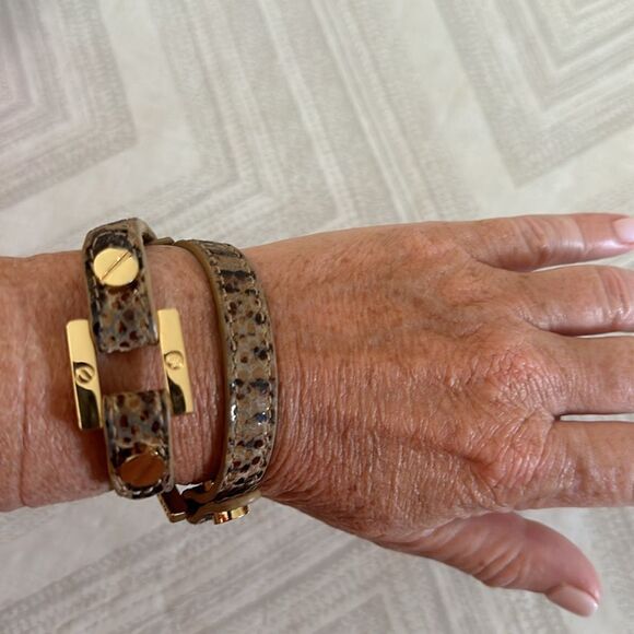 Tory Burch Brown/Tan Animal Print Leather w/ Gold Grommets Double Wrap Bracelet - Picture 6 of 8